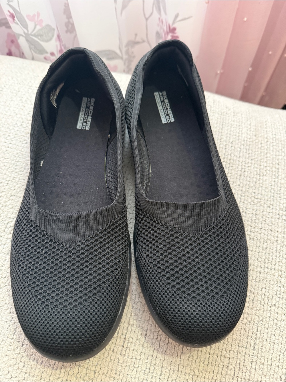 Skechers Women's Black Slip-On Knit Ballet Flats